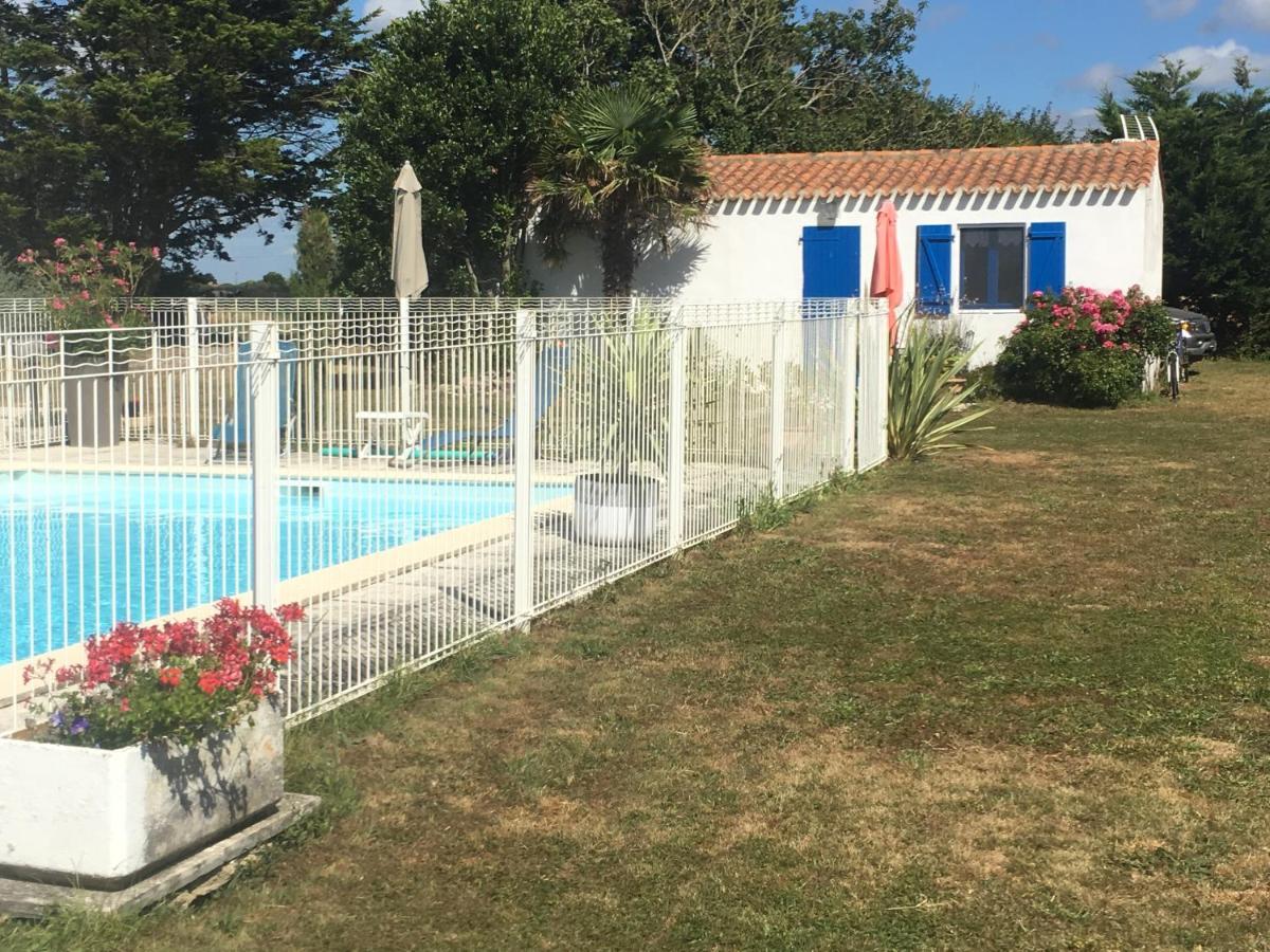 Studio Avec Piscine Beauvoir-sur-Mer Dış mekan fotoğraf
